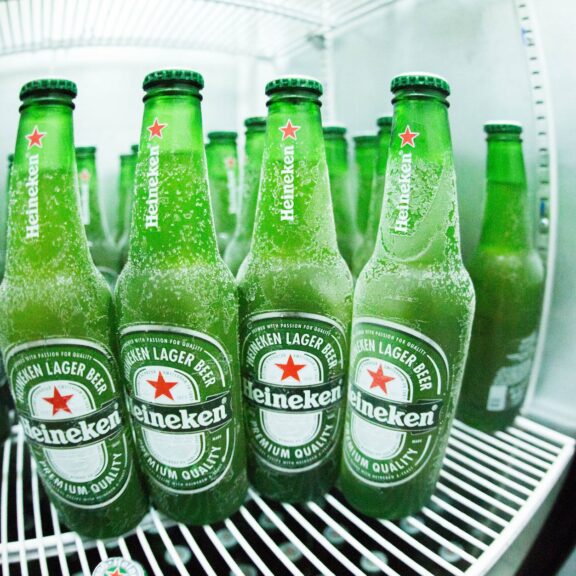 Qual é a quantidade de açúcar na cerveja Heineken?