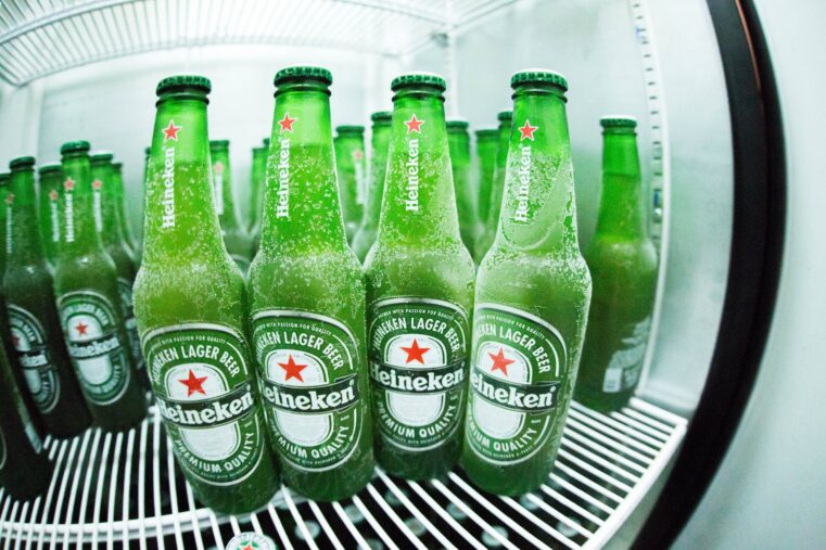Qual é a quantidade de açúcar na cerveja Heineken?